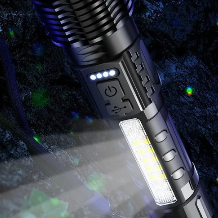 Linterna Táctica Militar TitanBeam™ X900 v2 [PROMO 2X1]